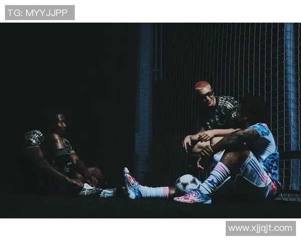 黑色足球鞋球星展现风采与实力的完美结合，运动场上的非凡表现引领潮流